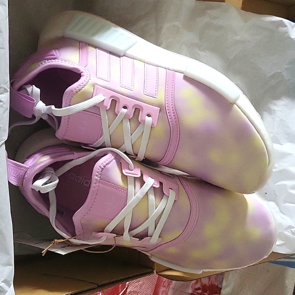 NMD_R1 J